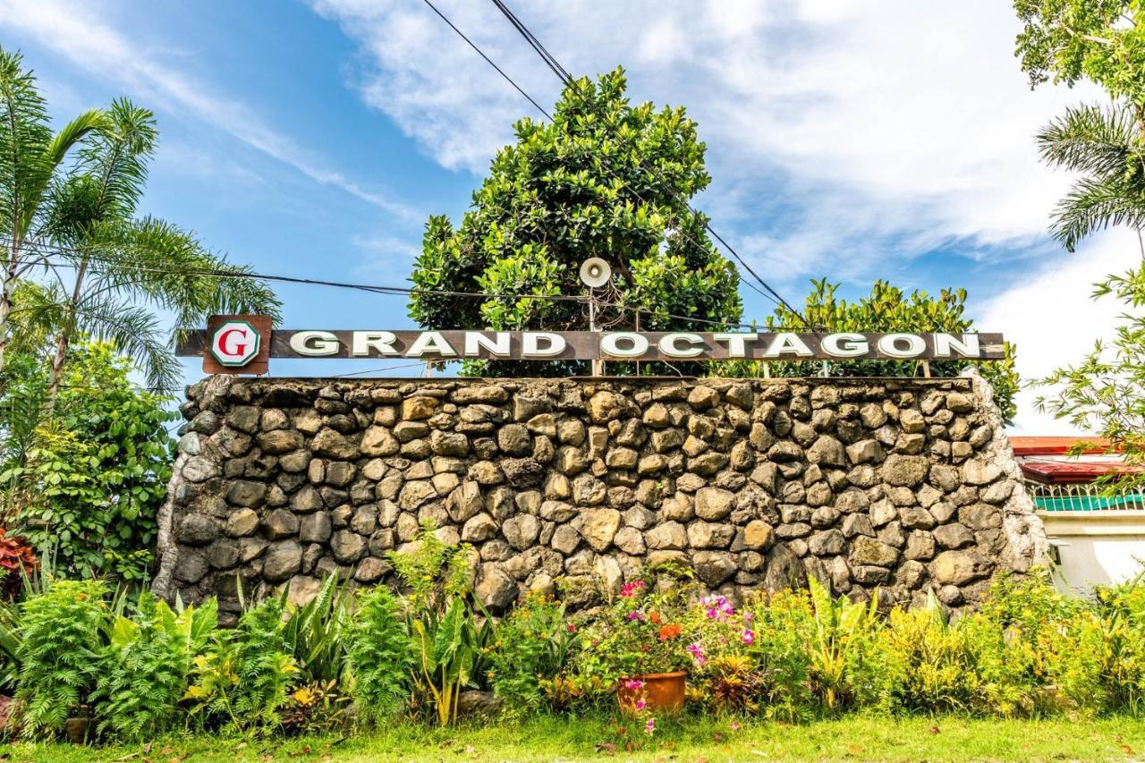 Grand Octagon Resort Laoag Exteriér fotografie